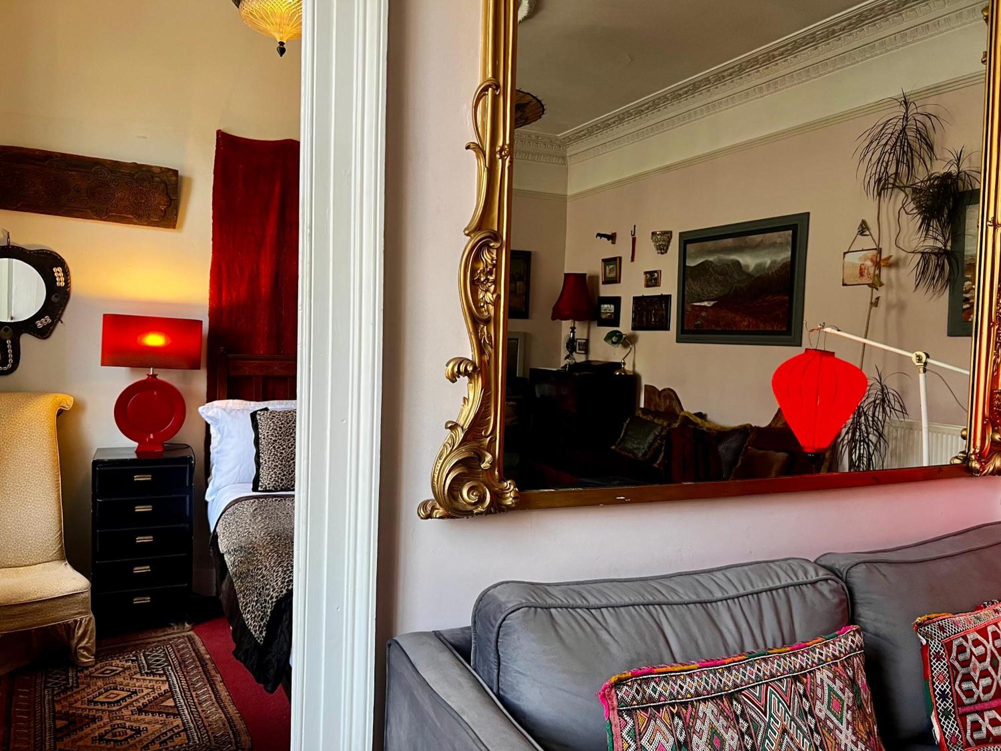 Central Apartment With Parking, Original Art And Antiques Edimburgo Esterno foto
