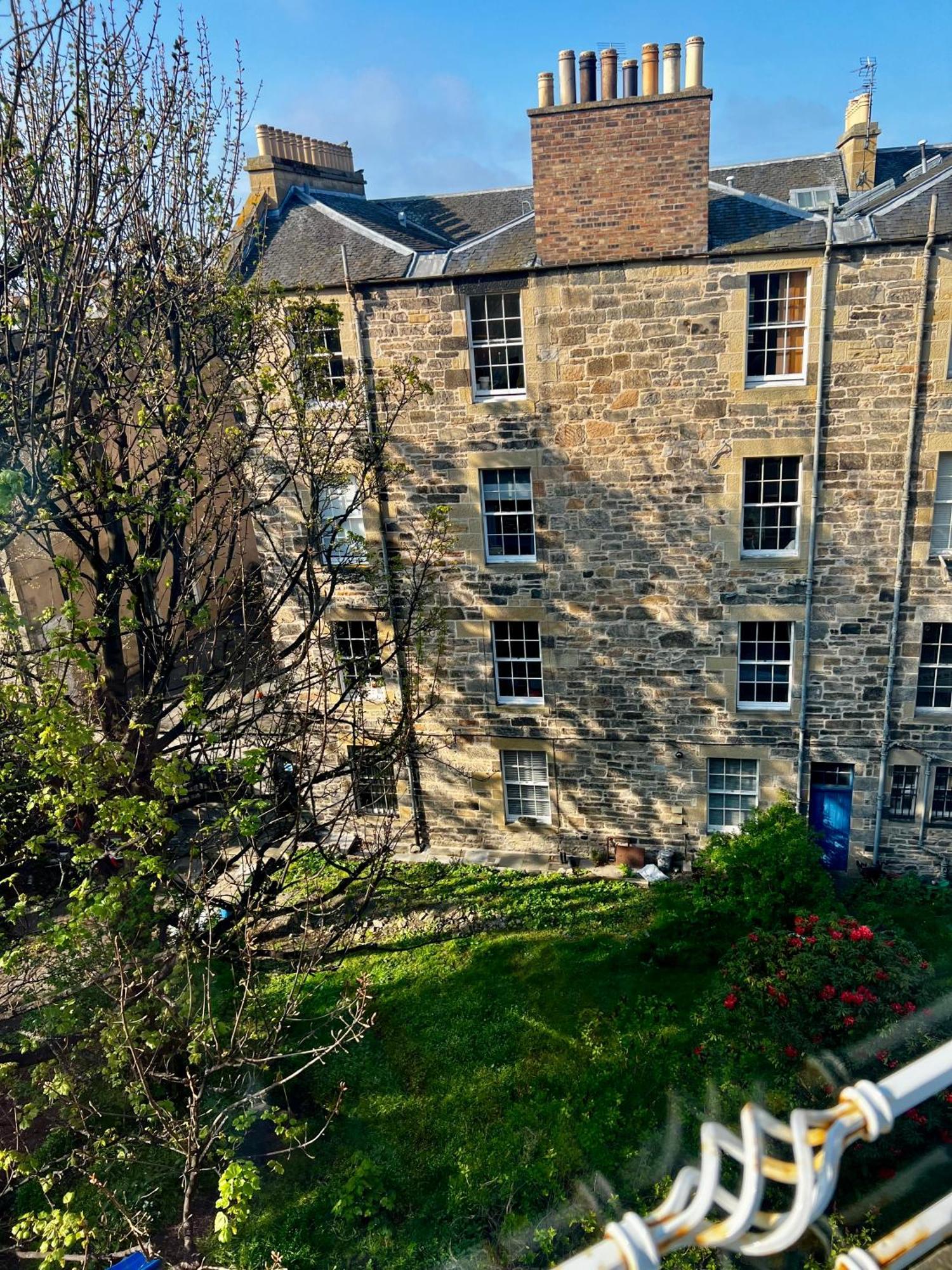 Central Apartment With Parking, Original Art And Antiques Edimburgo Esterno foto