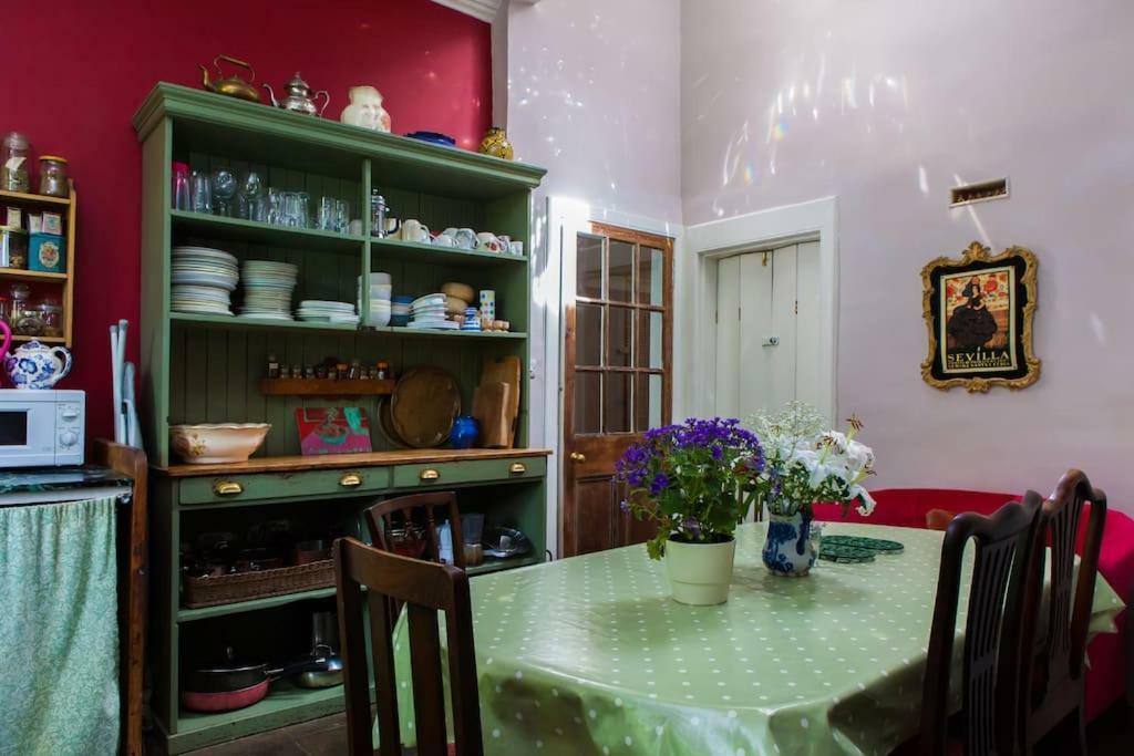 Central Apartment With Parking, Original Art And Antiques Edimburgo Esterno foto